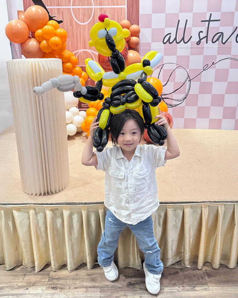 Bumblebee balloon sculpting design made for a children's birthday party