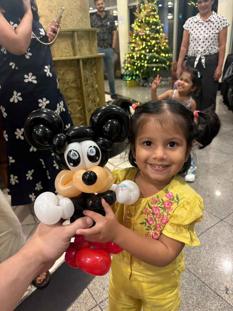 mickey-mouse-balloon-sculpting-kids-party-singapore-bloop-balloons.jpg