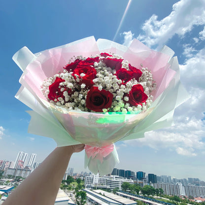 [LARGE] 10 Red Roses and Baby Breath Flower Bouquet